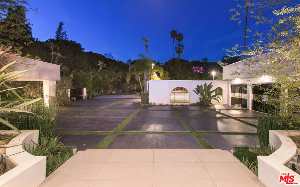 Residential Lease for rent at 900 N HILLCREST Road, Beverly Hills CA featuring 4 beds and 7 baths