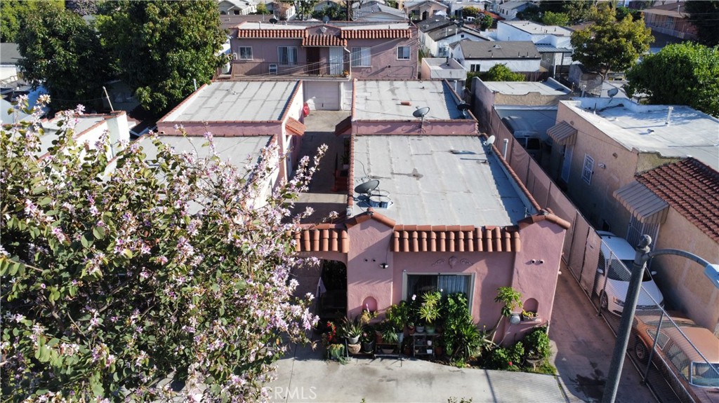Residential Income for sale at 124 E 74th Street, Los Angeles CA