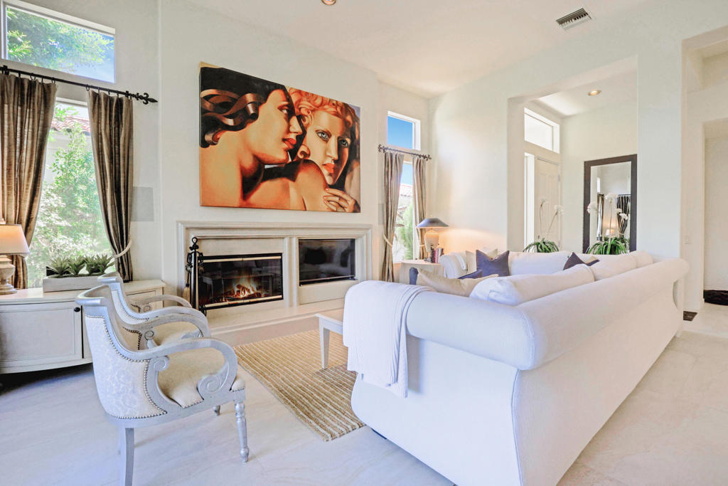 Residential Lease for rent at 371 Indian Ridge Drive, Palm Desert CA featuring 3 beds and 2 baths