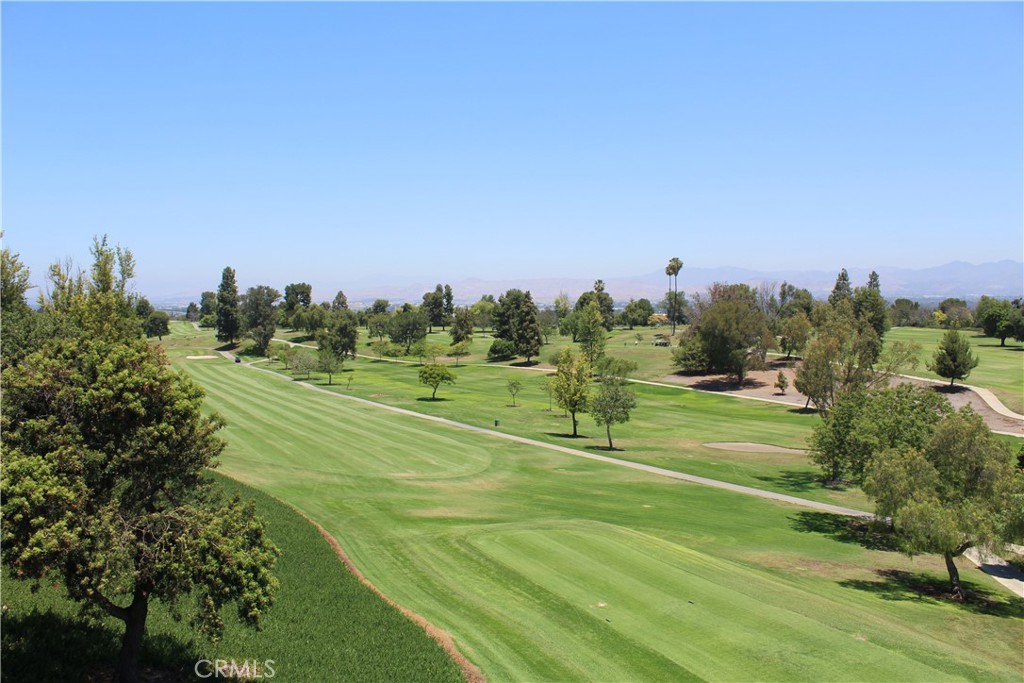 Residential Lease for rent at 2299 Via Puerta F, Laguna Woods CA featuring 2 beds and 3 baths