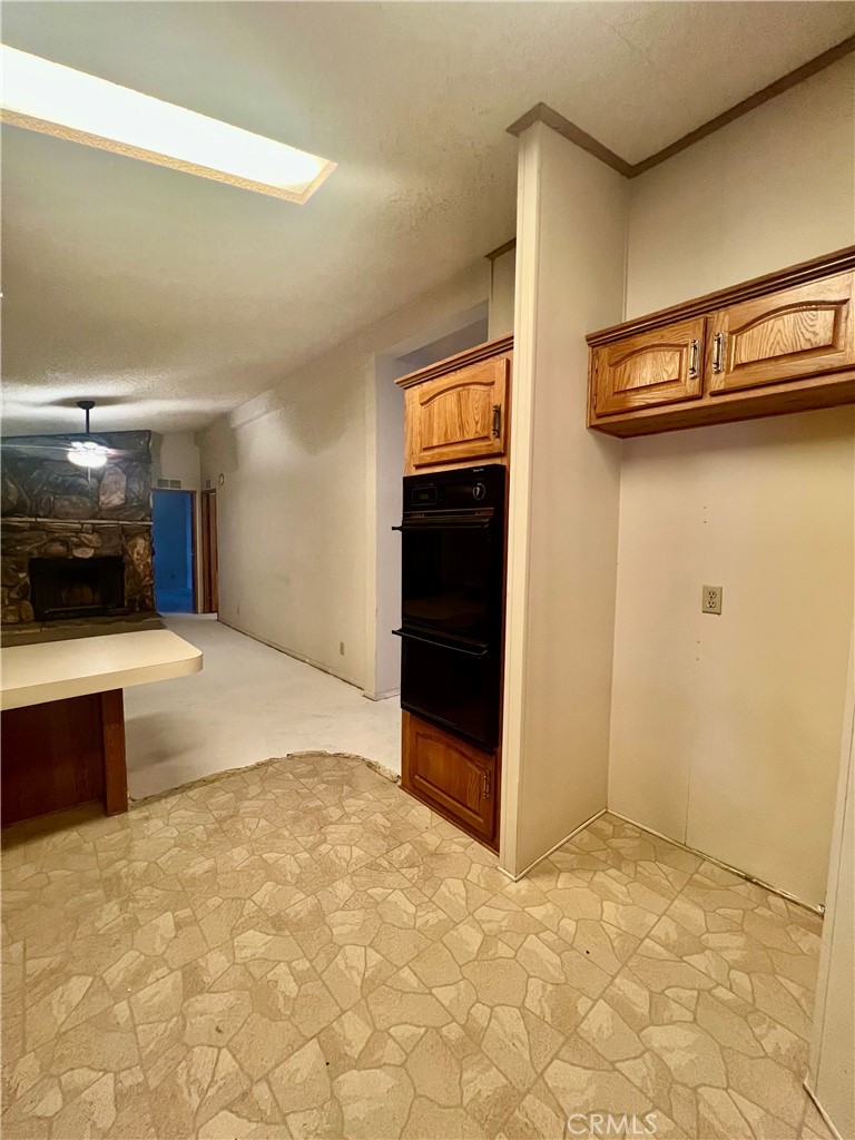 Manufactured In Park for sale at 24600 Mountain Ave #8, Hemet CA featuring 2 beds and 2 baths