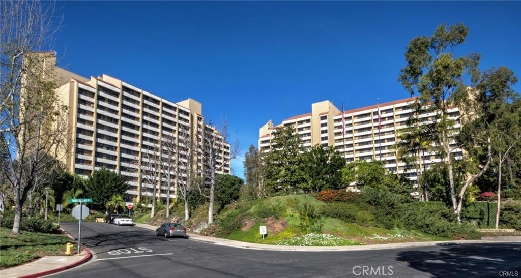 Residential for sale at 24055 Paseo Del Lago 812, Laguna Woods CA and 1 bath