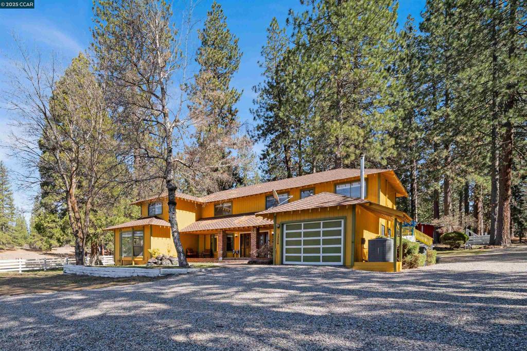 Residential for sale at 1324 Alves Dr, Weed CA featuring 4 beds and 3 baths