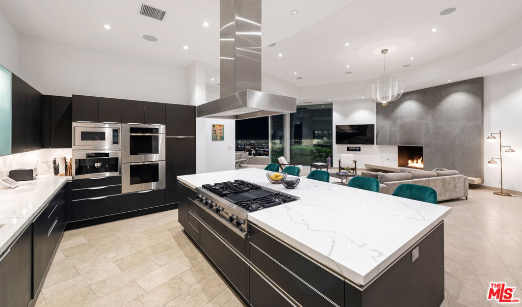 Residential Lease for rent at 9305 Nightingale Drive, Los Angeles CA featuring 5 beds and 5 baths