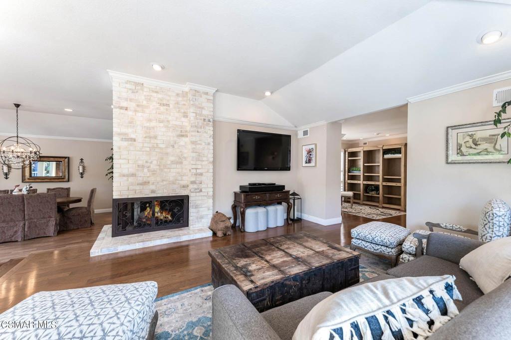 Residential Lease for rent at 32146 Oakshore Drive, Westlake Village CA featuring 2 beds and 2 baths