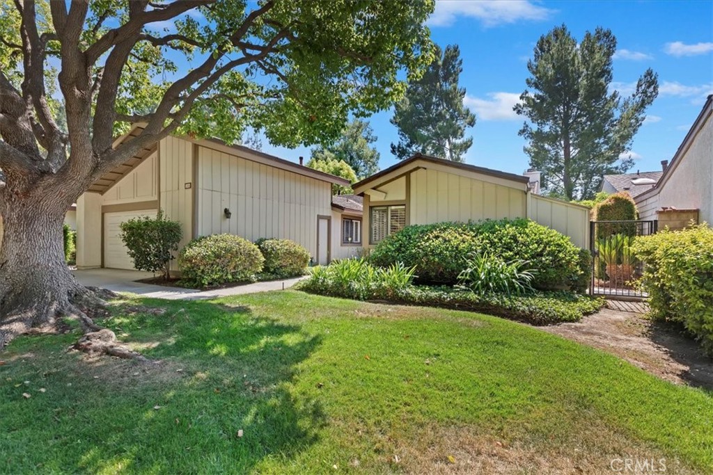 Residential for sale at 548 Via La Paloma, Riverside CA featuring 2 beds and 2 baths