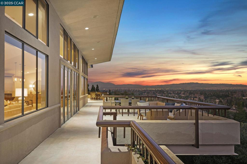 Residential Lease for rent at 21 Deer Oaks Ct, Pleasanton CA featuring 4 beds and 4 baths