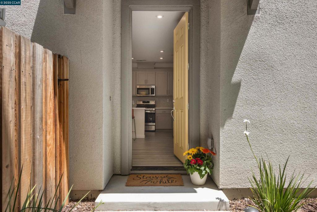 Residential for sale at 28 Springbrook Ln, Pittsburg CA featuring 3 beds and 3 baths