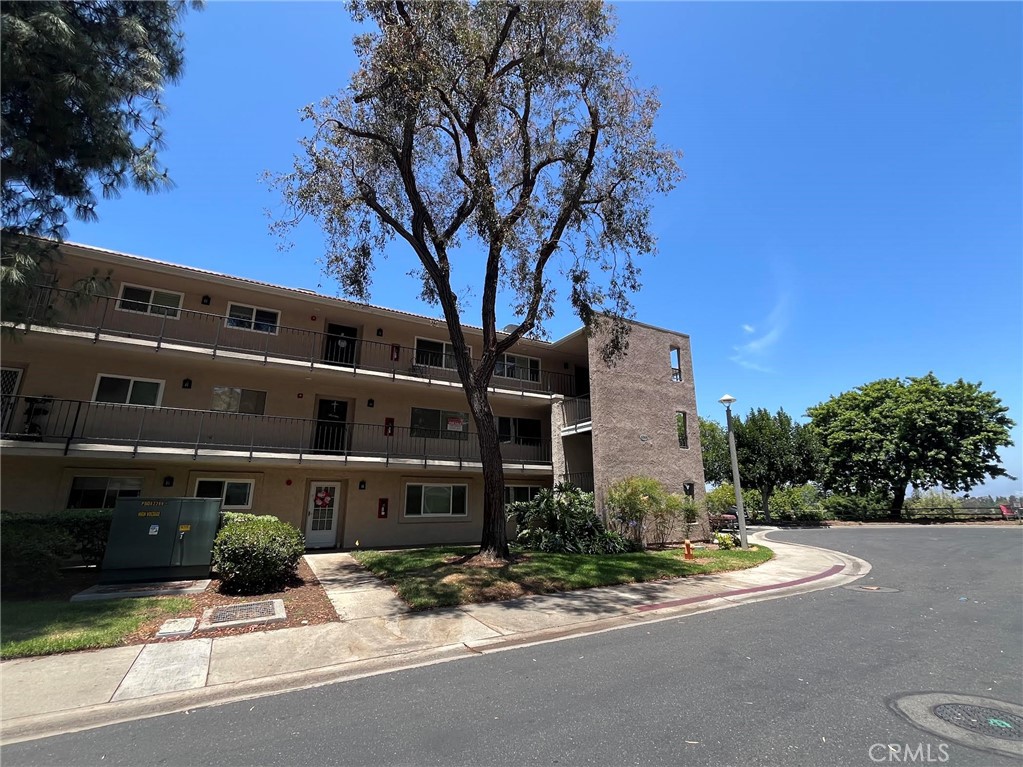 Residential for sale at 5368 Algarrobo 2F, Laguna Woods CA featuring 2 beds and 2 baths