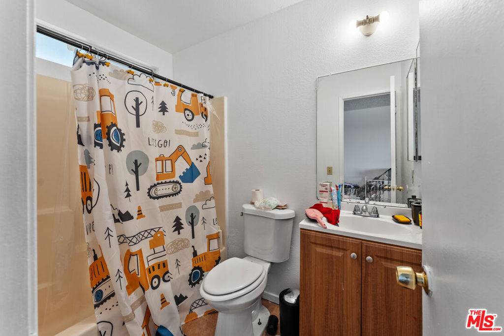 Residential Income for sale at 16221 Vasquez Avenue, Victorville CA