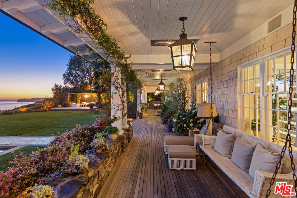 Residential Lease for rent at 27540 Pacific Coast Highway, Malibu CA featuring 7 beds and 10 baths