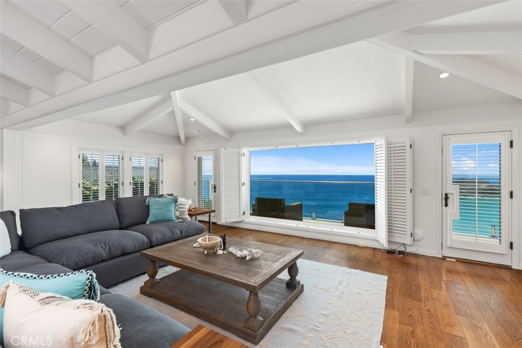 Residential Lease for rent at 100 S La Senda, Laguna Beach CA featuring 3 beds and 4 baths