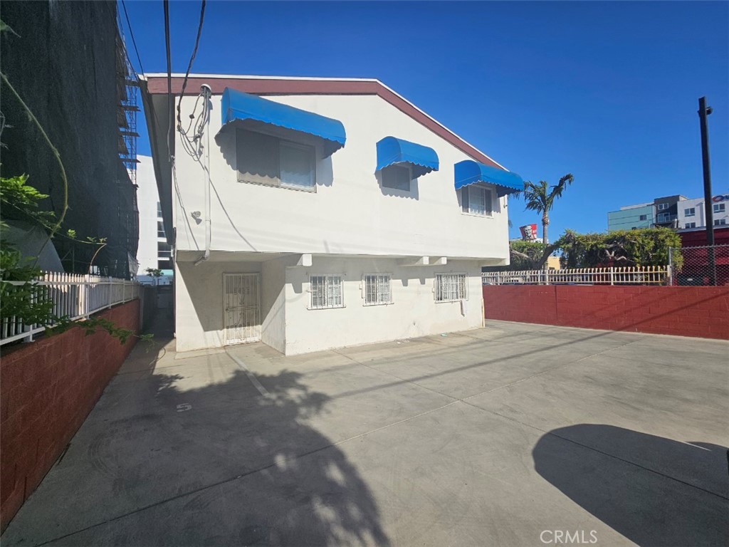 Residential Income for sale at 981 S Catalina Street, Los Angeles CA