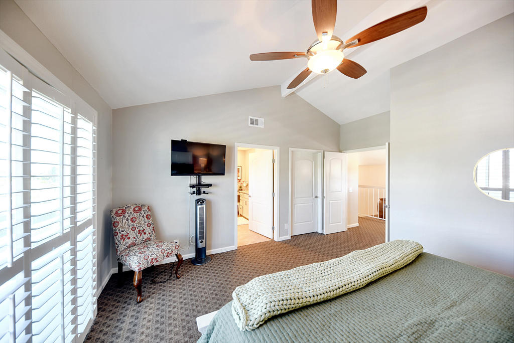 Residential Lease for rent at 72304 Blueridge Court, Palm Desert CA featuring 2 beds and 2 baths