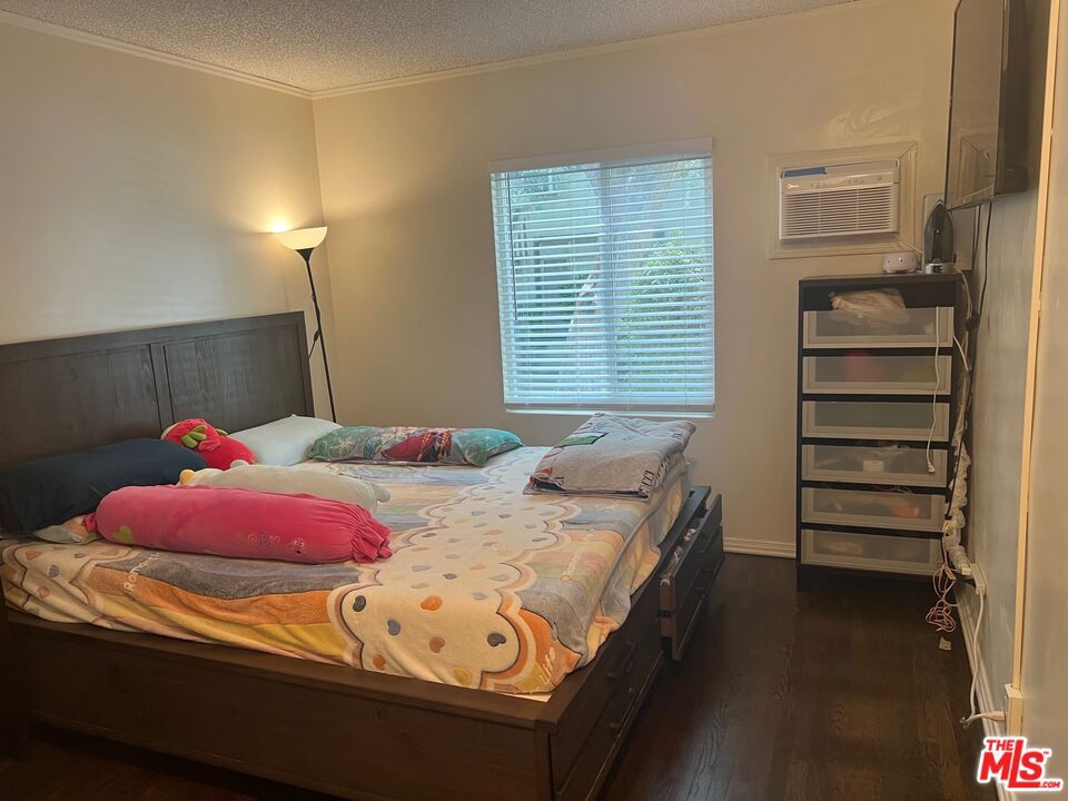 Residential Income for sale at 140 N Pass Avenue, Burbank CA featuring 6 beds and 5 baths