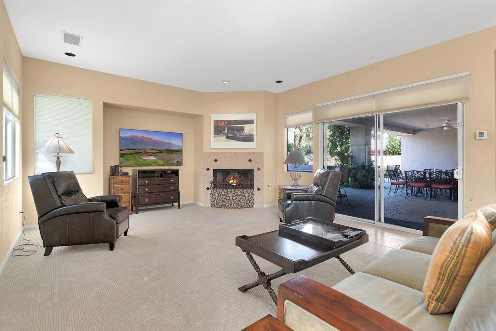 Residential Lease for rent at 8 Macbeth Court, Rancho Mirage CA featuring 4 beds and 4 baths