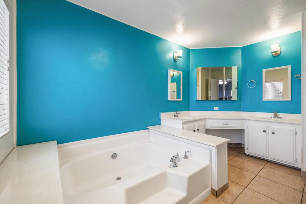 Manufactured In Park for sale at 284 Saguaro Drive, Palm Springs CA featuring 2 beds and 2 baths