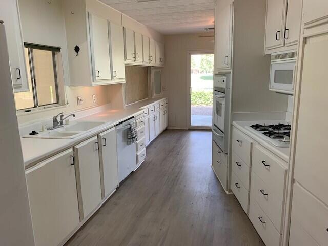 Manufactured In Park for sale at 67 Paseo Laredo North, Cathedral City CA featuring 2 beds and 2 baths