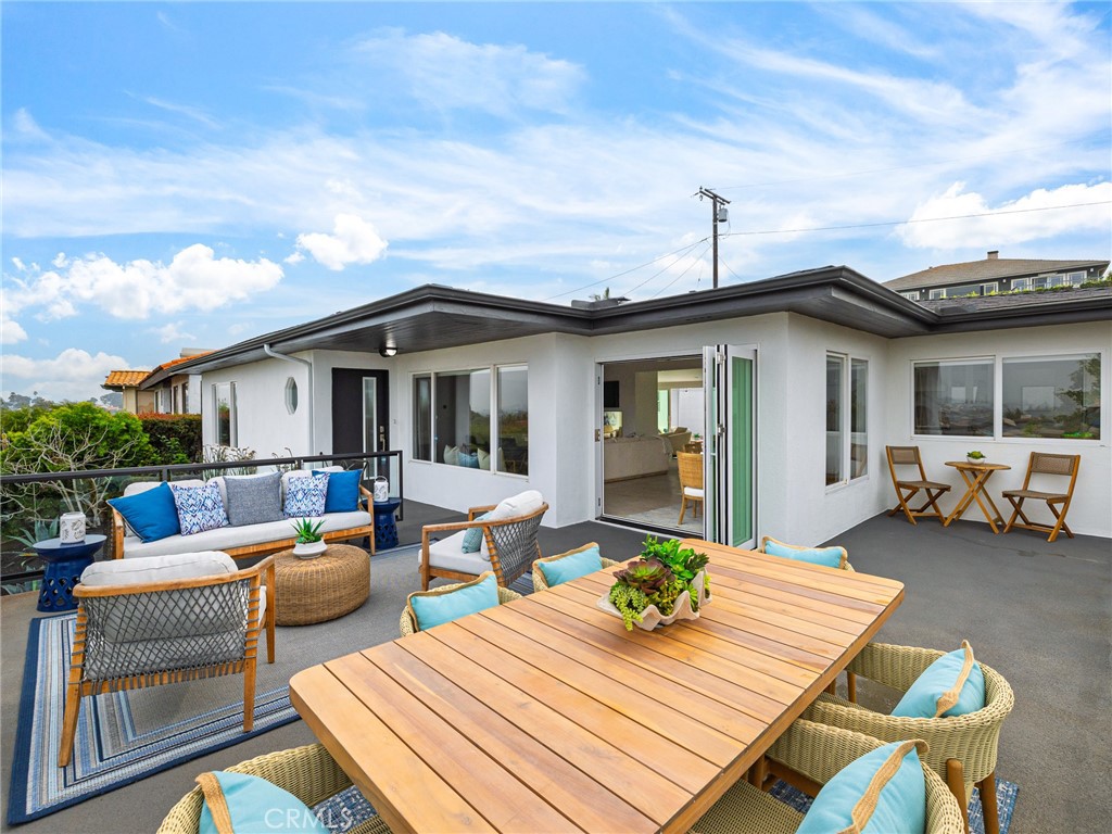 Residential for sale at 320 Calle Mayor, Redondo Beach CA featuring 3 beds and 4 baths