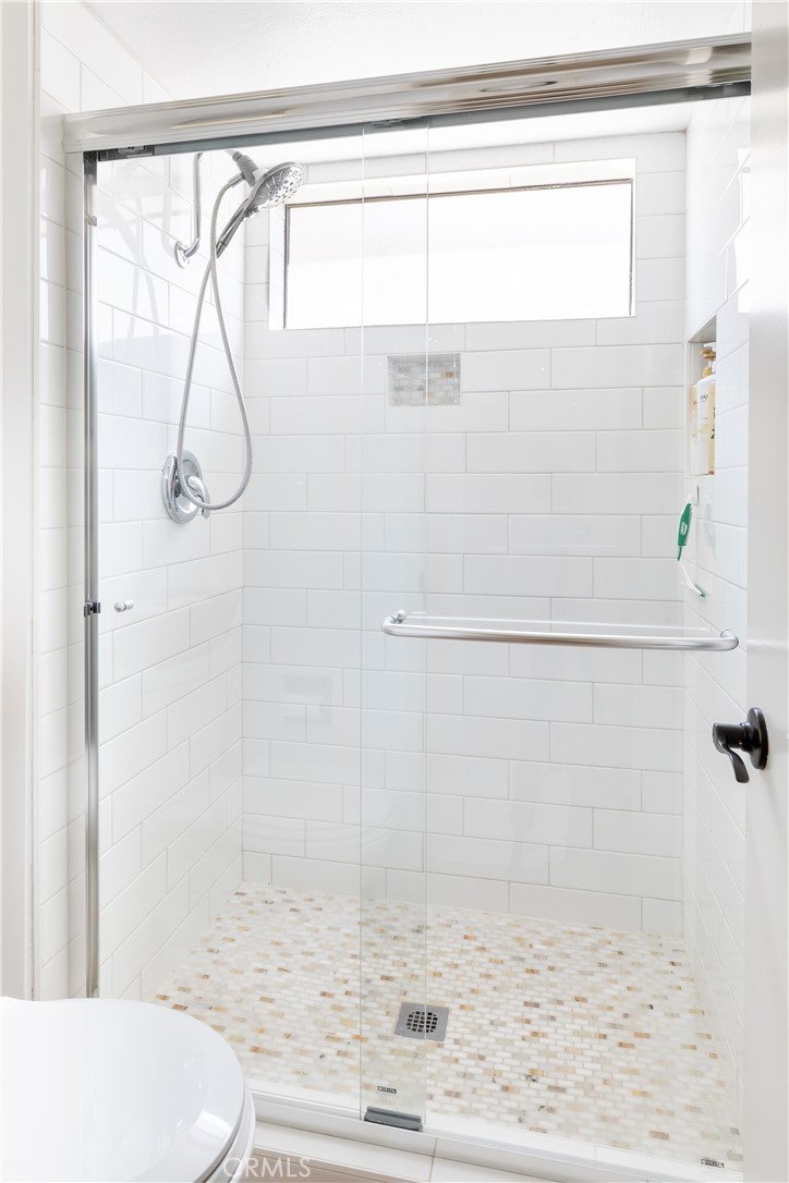 Residential Lease for rent at 40657 Preston Trail, Palm Desert CA featuring 2 beds and 2 baths