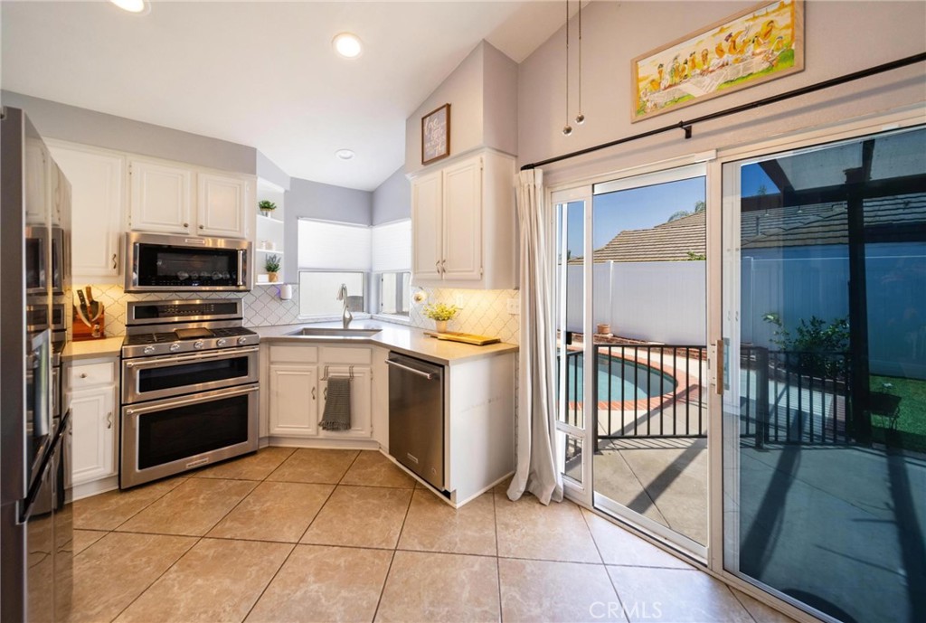 Residential for sale at 31593 Calle Los Padres, Temecula CA featuring 3 beds and 2 baths