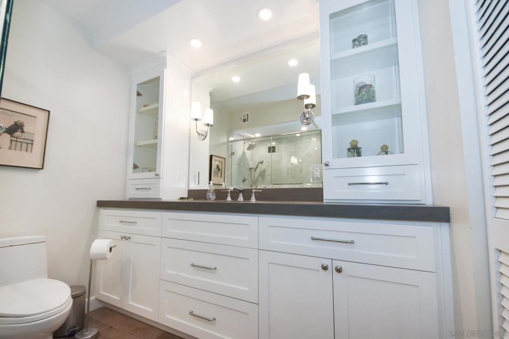 Residential Lease for rent at 1710 Avenida Del Mundo 1008, Coronado CA featuring 2 beds and 2 baths