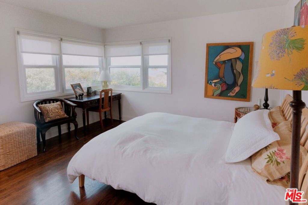 Residential Lease for rent at 31506 Bluff, Laguna Beach CA featuring 4 beds and 3 baths
