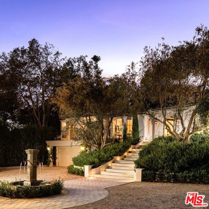 Residential Lease for rent at 9161 Hazen Drive, Beverly Hills CA featuring 5 beds and 6 baths