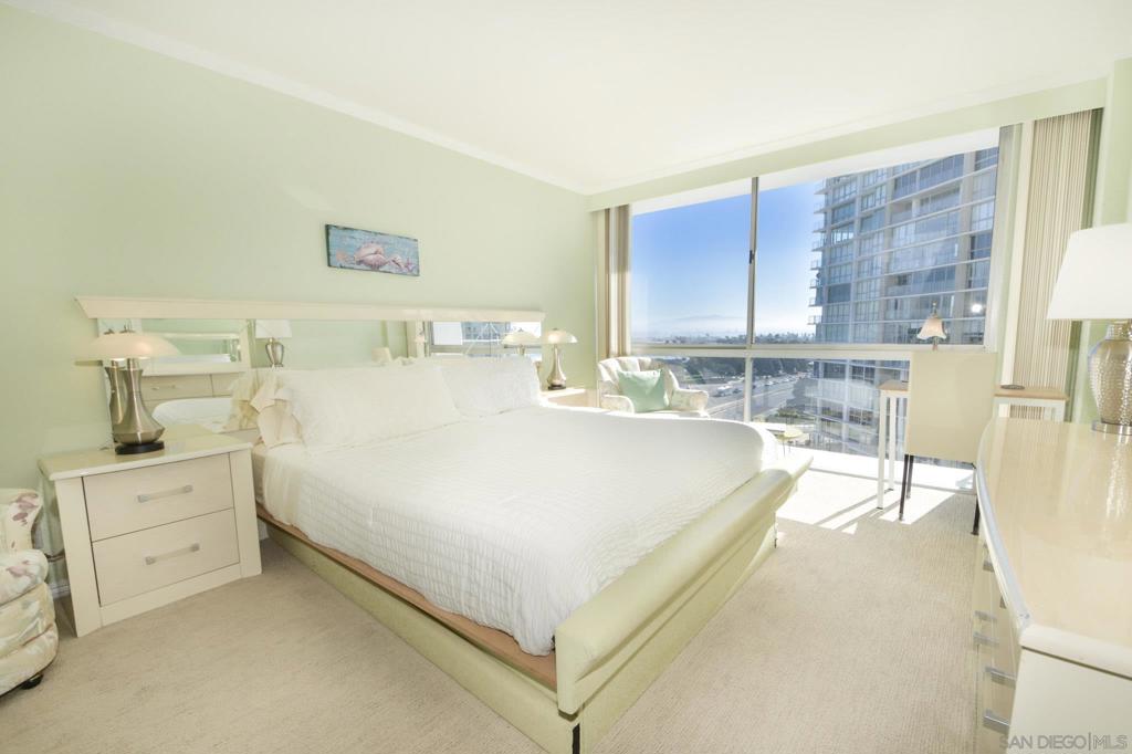 Residential Lease for rent at 1810 Avenida del Mundo 702, Coronado CA featuring 2 beds and 2 baths