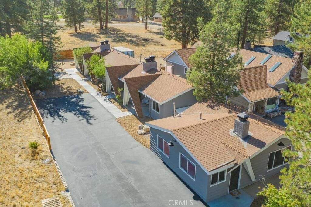 Residential Lease for rent at 560 Edgemoor 1, Big Bear Lake CA featuring 2 beds and 1 bath