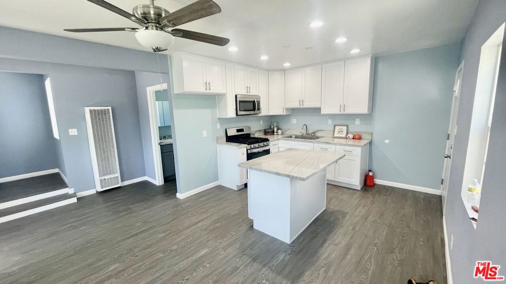 Residential Income for sale at 605 W 47th Street, Los Angeles CA featuring 11 beds and 8 baths