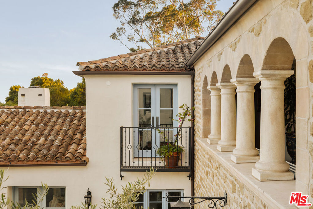 Residential Lease for rent at 848 Picacho Lane, Santa Barbara CA featuring 6 beds and 8 baths