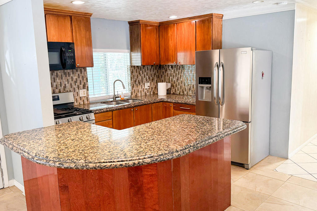 Manufactured In Park for sale at 10 Box C Drive, Palm Desert CA featuring 2 beds and 2 baths