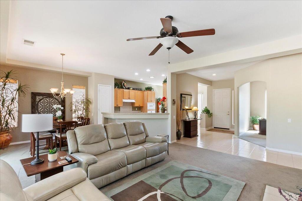 Residential for sale at 43539 Corte Del Oro, La Quinta CA featuring 3 beds and 2 baths