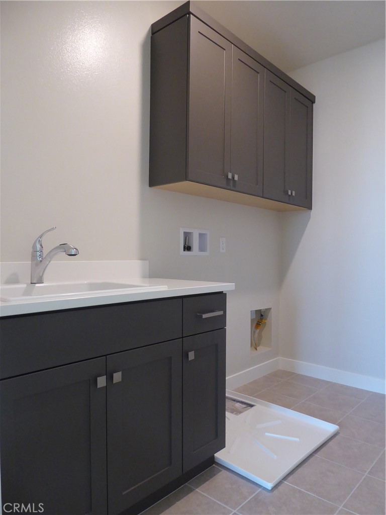 Residential Lease for rent at 652 Athos, Lake Forest CA featuring 5 beds and 4 baths