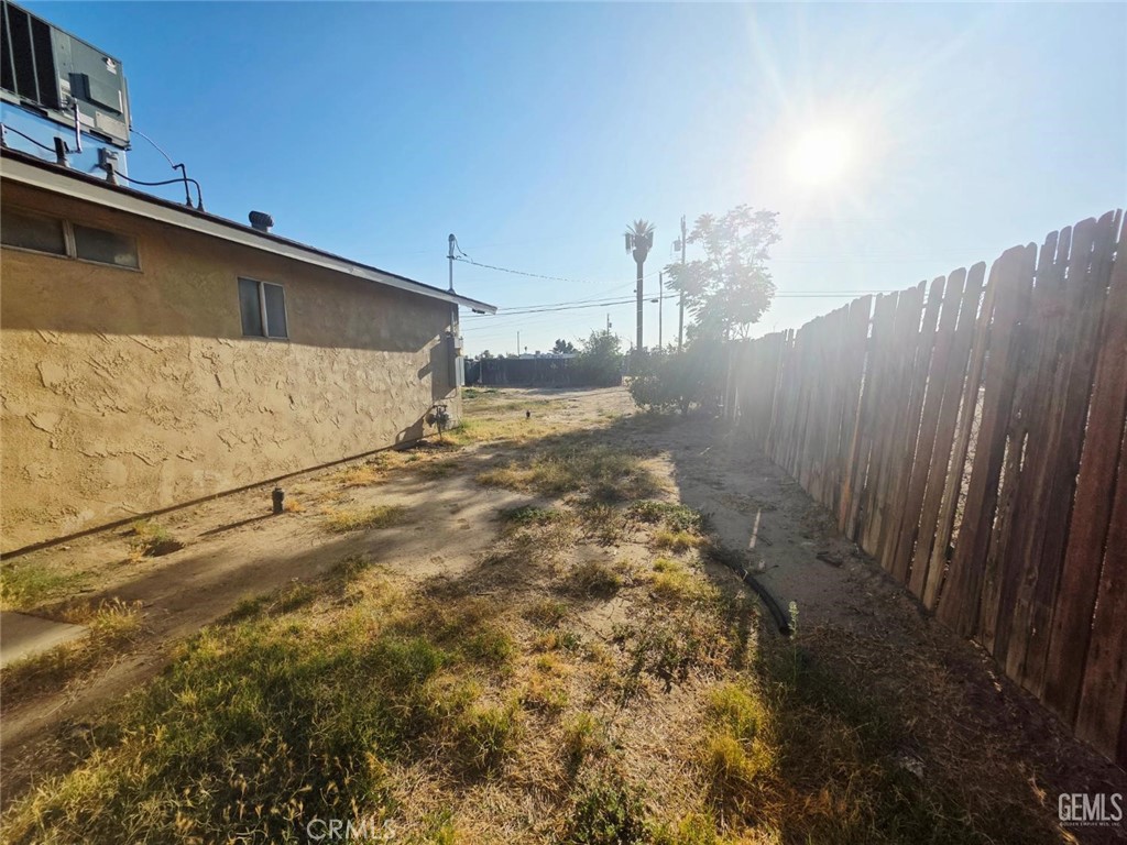 Residential for sale at 506 S Haley Street, Bakersfield CA featuring 3 beds and 2 baths