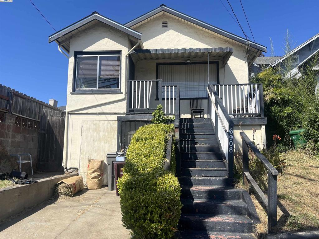 Residential for sale at 6908 Macarthur Blvd, Oakland CA featuring 3 beds and 2 baths
