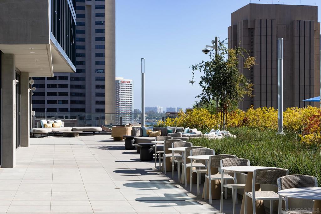 Residential Lease for rent at , San Diego, San Diego County CA featuring 2 beds and 3 baths