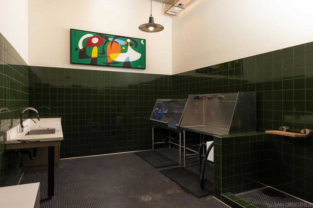 Residential Lease for rent at , San Diego, San Diego County CA featuring 2 beds and 3 baths