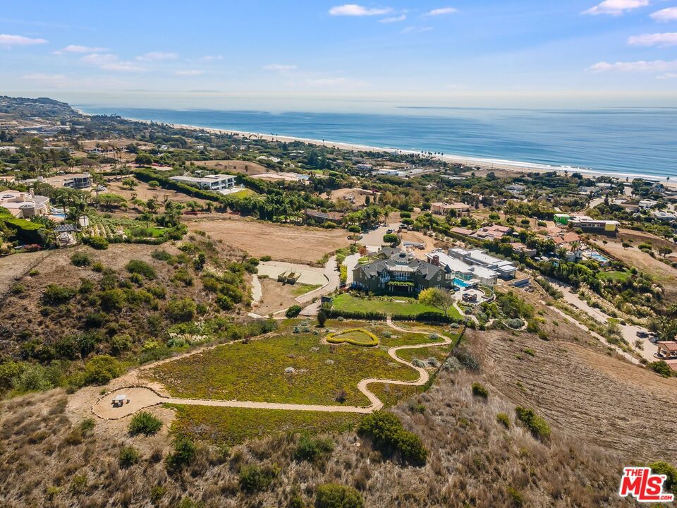 Residential Lease for rent at 6277 Sea Star Drive, Malibu CA featuring 6 beds and 6 baths