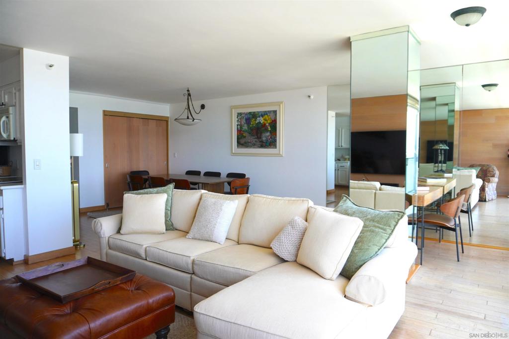 Residential Lease for rent at 1820 Avenida Del Mundo 808, Coronado CA featuring 2 beds and 2 baths