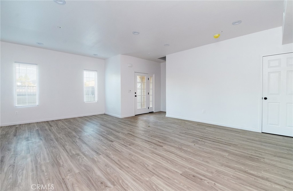 Residential for sale at 5518 E Los Angeles Avenue 3, Simi Valley CA featuring 3 beds and 3 baths