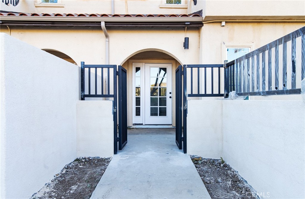 Residential for sale at 5518 E Los Angeles Avenue 4, Simi Valley CA featuring 3 beds and 3 baths
