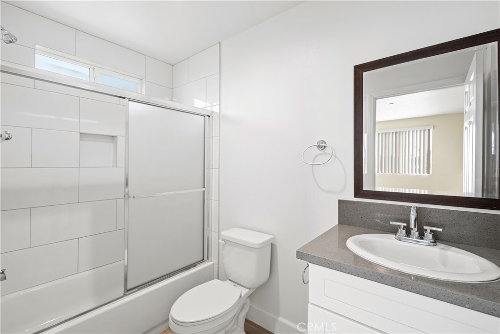 Residential Lease for rent at 1822 S Orchard Avenue 1822, Los Angeles, Los Angeles County CA featuring 5 beds and 5 baths