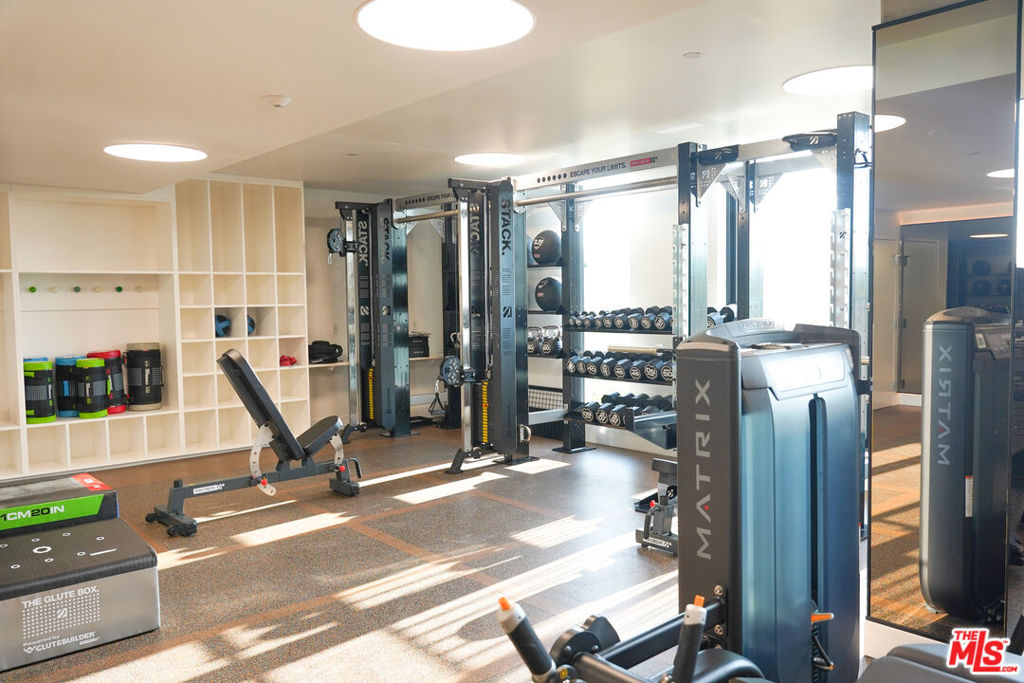 Residential Lease for rent at 200 Mesnager Street 640, Los Angeles, Los Angeles County CA featuring 1 bed and 1 bath