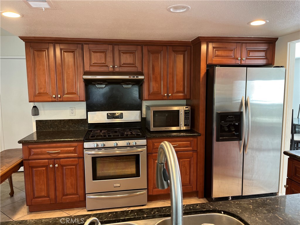 Residential Lease for rent at 1657 Meadow Glen Road, Diamond Bar CA featuring 4 beds and 3 baths