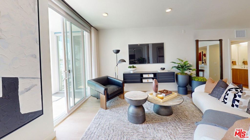 Residential Lease for rent at , Marina Del Rey, Los Angeles CA featuring 2 beds and 2 baths