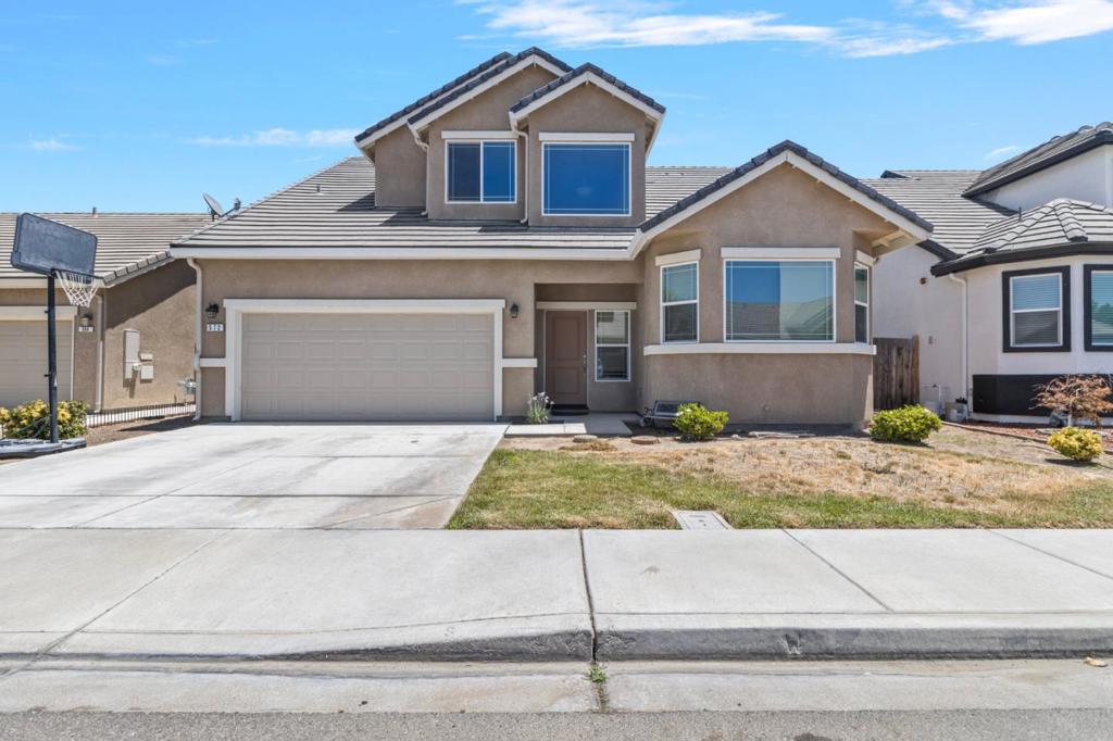 Residential for sale at 572 St Helena Drive, Newman CA featuring 4 beds and 3 baths