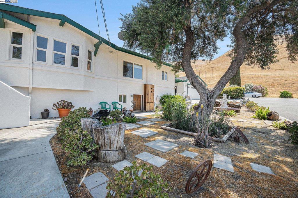 Residential for sale at 5799 Nortonville, Pittsburg CA featuring 3 beds and 2 baths