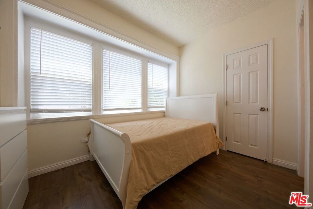Residential Income for sale at 1475 W 28th Street, Los Angeles CA featuring 8 beds and 5 baths